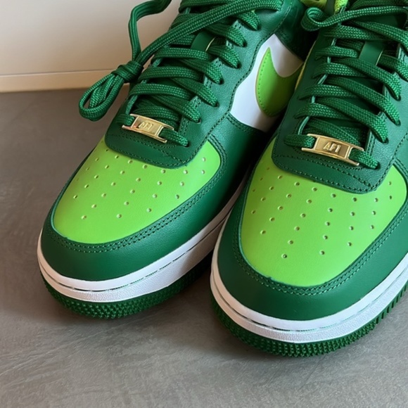 Nike Air Force 1 Low St. Patrick's Day 2021 Sneakers - Picture 7 of 13